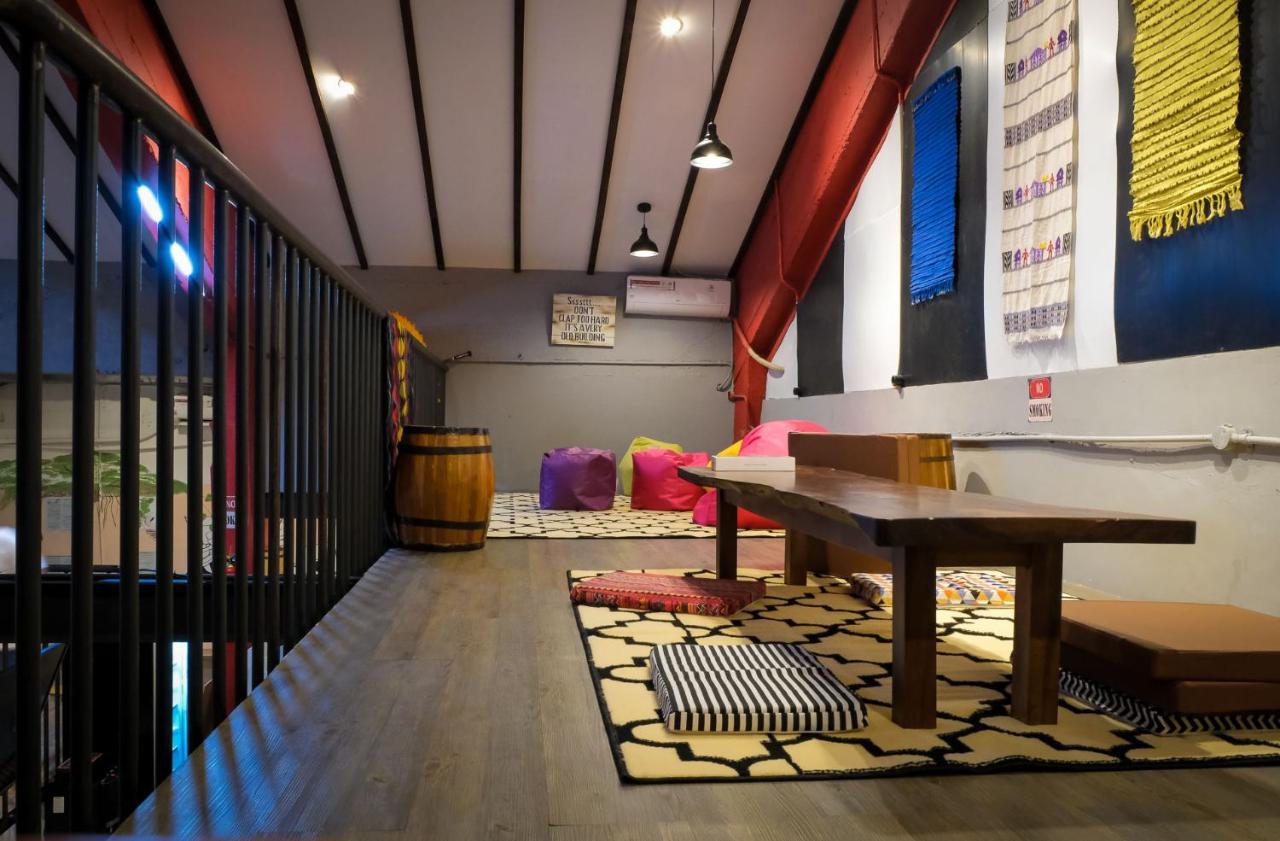 Albergue Mel'S Dorm Yakarta Exterior foto