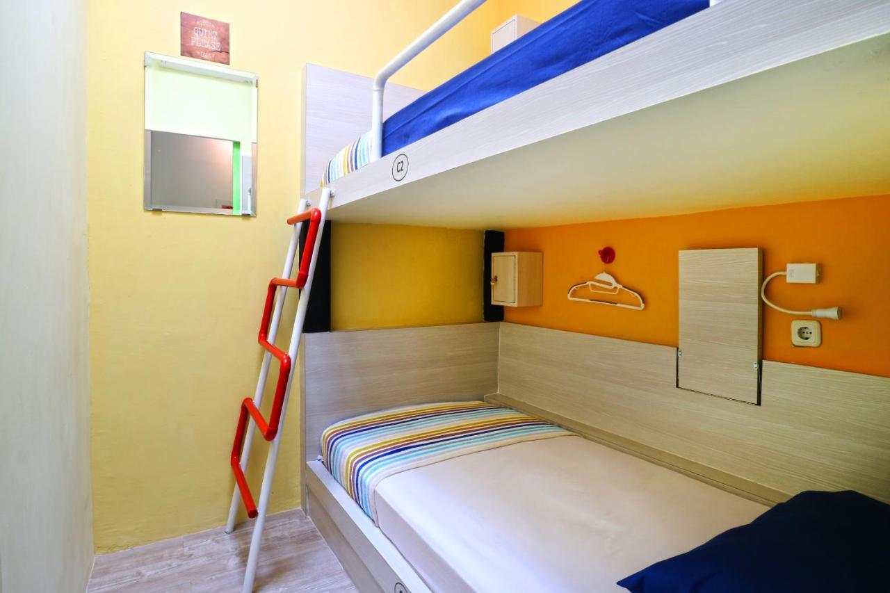 Albergue Mel'S Dorm Yakarta Exterior foto