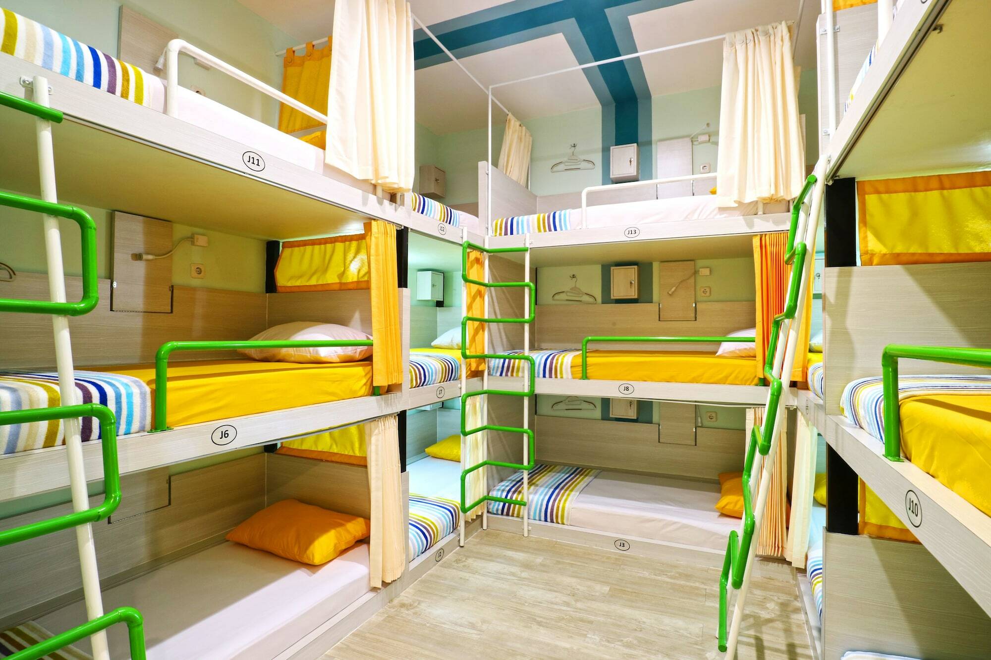 Albergue Mel'S Dorm Yakarta Exterior foto